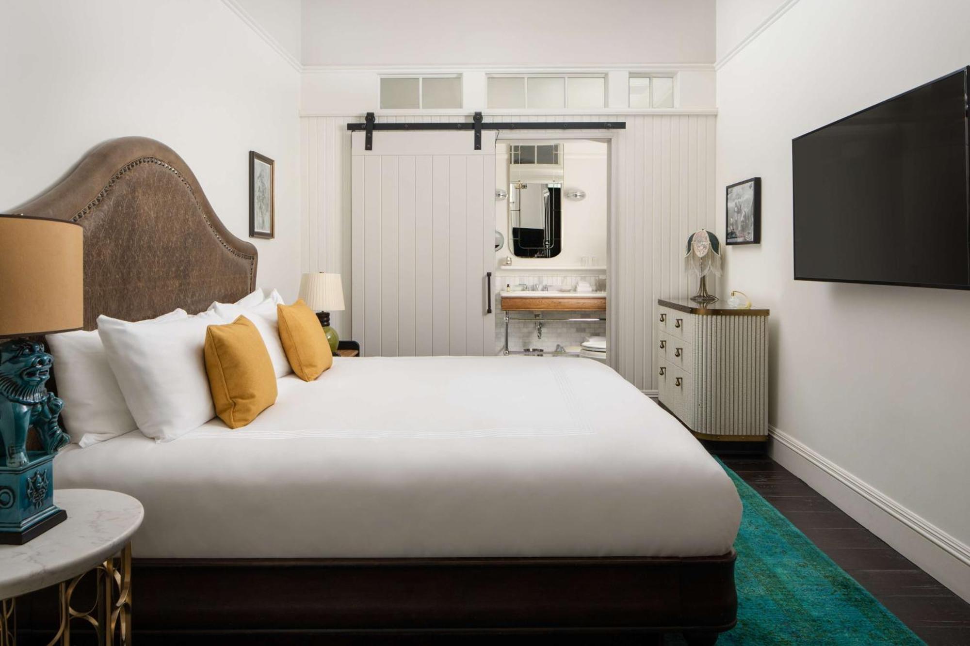 Studio Suite,1618844311:JPEG